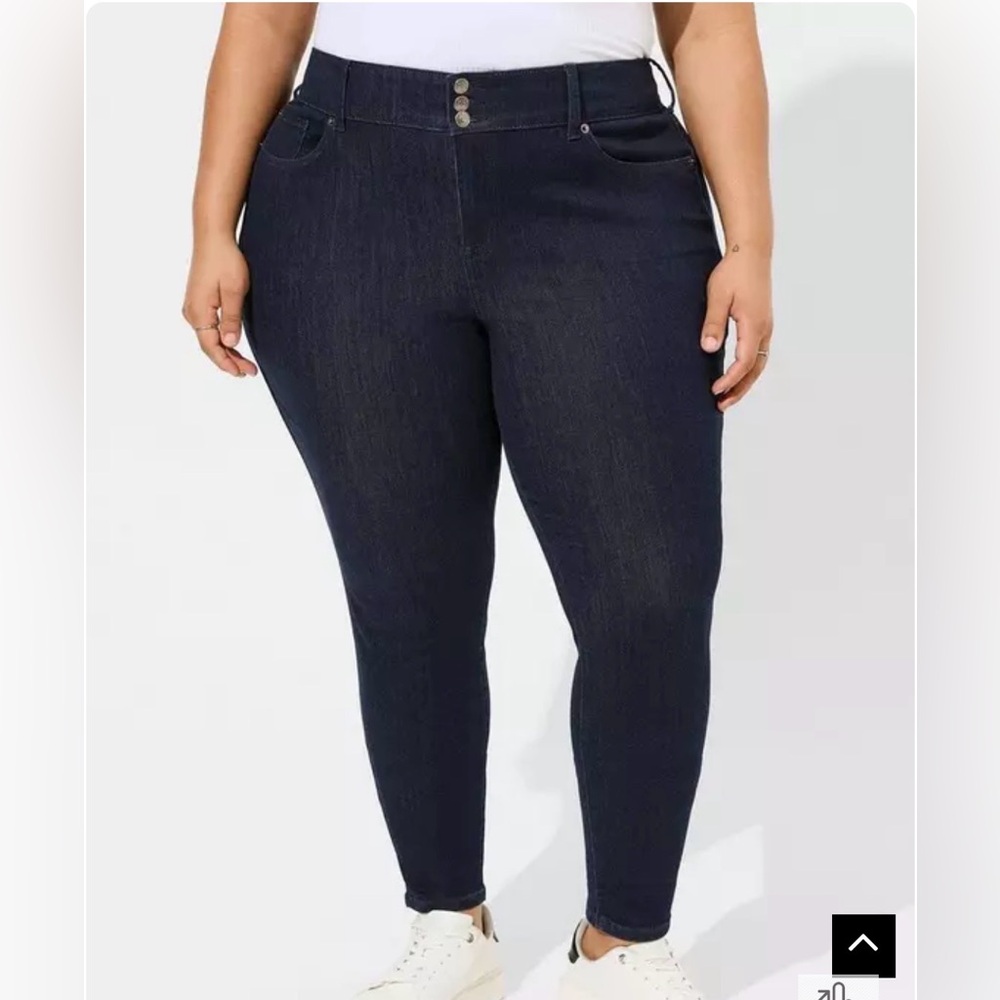 TORRID Jegging Super Soft High Rise Jeans. Women’s 20 R (actual 39x28)